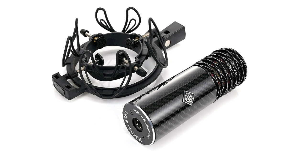 碳纤维外壳，轻量坚固，质感再进化